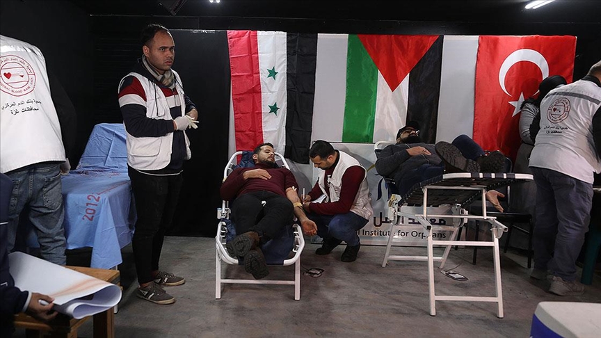 Gazze’de Türkiye ve Suriye’deki depremzedeler için kan bağışı kampanyası düzenlendi